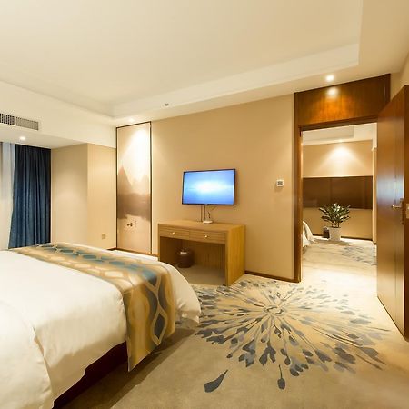 Manhatton Hotel Guilin North Railway Station エクステリア 写真