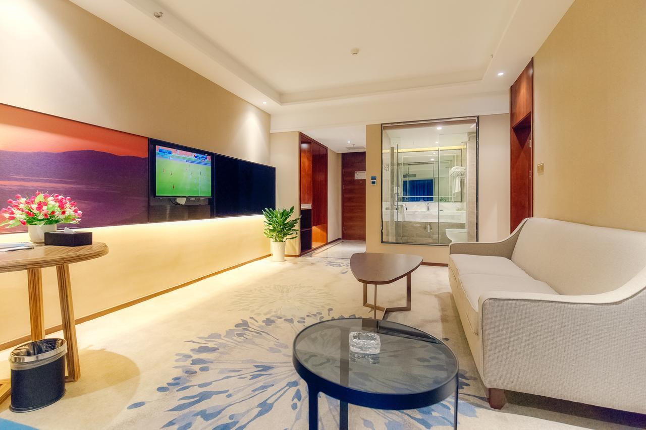 Manhatton Hotel Guilin North Railway Station エクステリア 写真