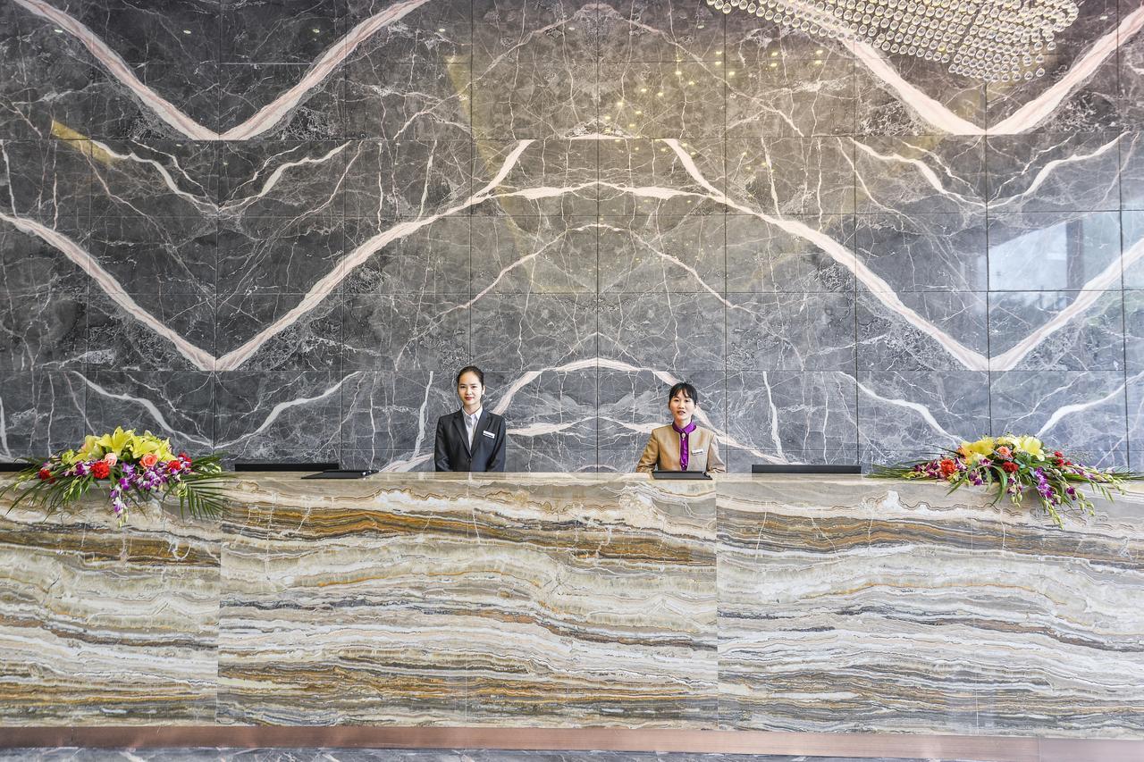 Manhatton Hotel Guilin North Railway Station エクステリア 写真